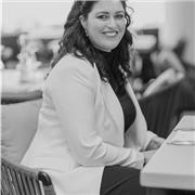 Docente abilitata all'insegnamento del Diritto impartisce lezioni nella suddetta materia per studenti di medie e superiori. Aiuto nello studio della lingua e letteratura italiana, storia e geografia per studenti di scuole medie